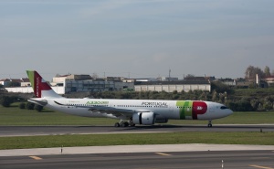 Preskúmajte viacdestinačné lety spoločnosti TAP Air Portugal aj po lete s výhodnými ponukami v Economy a Business Class. Preskúmajte viacdestinačné lety spoločnosti TAP Air Portugal aj po lete s výhodnými ponukami v Economy a Business Class.