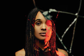 N Ụgụ Ọgụgụ: Lekwasịrị Anya Bonnaroo 2026 na Gabrielle Watson's Bass-Driven Live Set
