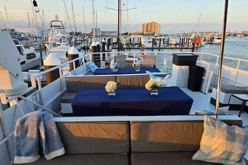Charter One Yachts משדרגת את נטוורקינג תערוכת ה-IT על סיפון ה-Summer Wind
