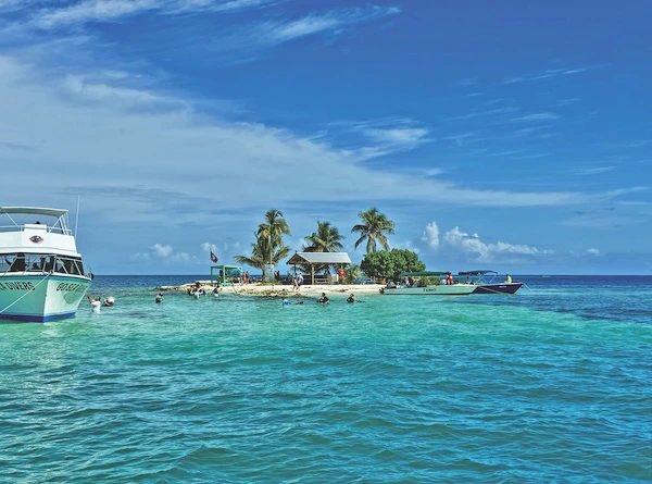 Plavba Belize: Ako sa dostať ku Cayes, pohodlie pri prenájme a praktické cestovné tipy Plavba Belize: Ako sa dostať ku Cayes, pohodlie pri prenájme a praktické cestovné tipy