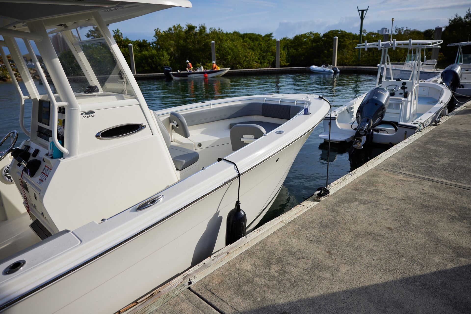 Practical Guide to the Bowline Knot for Safe Mooring, Towing and Rescue