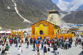 Nepriaznivé počasie prináša bezprecedentné prerušenia púte Char Dham Yatra v roku 2023