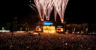 Dora Jar: Ɔni a Ɔhwɛɛ Ne Bonnaroo 2026 Dwumadi No Pɛɛpɛɛpɛɛ ne Nea Ɛsɛ sɛ Afahyɛ Akɔfo Hu