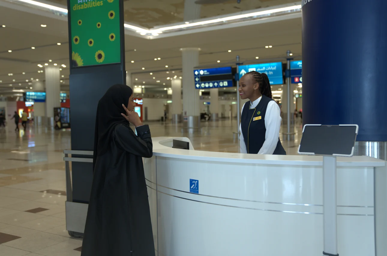 Dubajské medzinárodné letisko zlepšuje prístupnosť inštaláciou viac ako 520 indukčných slučiek Dubajské medzinárodné letisko zlepšuje prístupnosť inštaláciou viac ako 520 indukčných slučiek