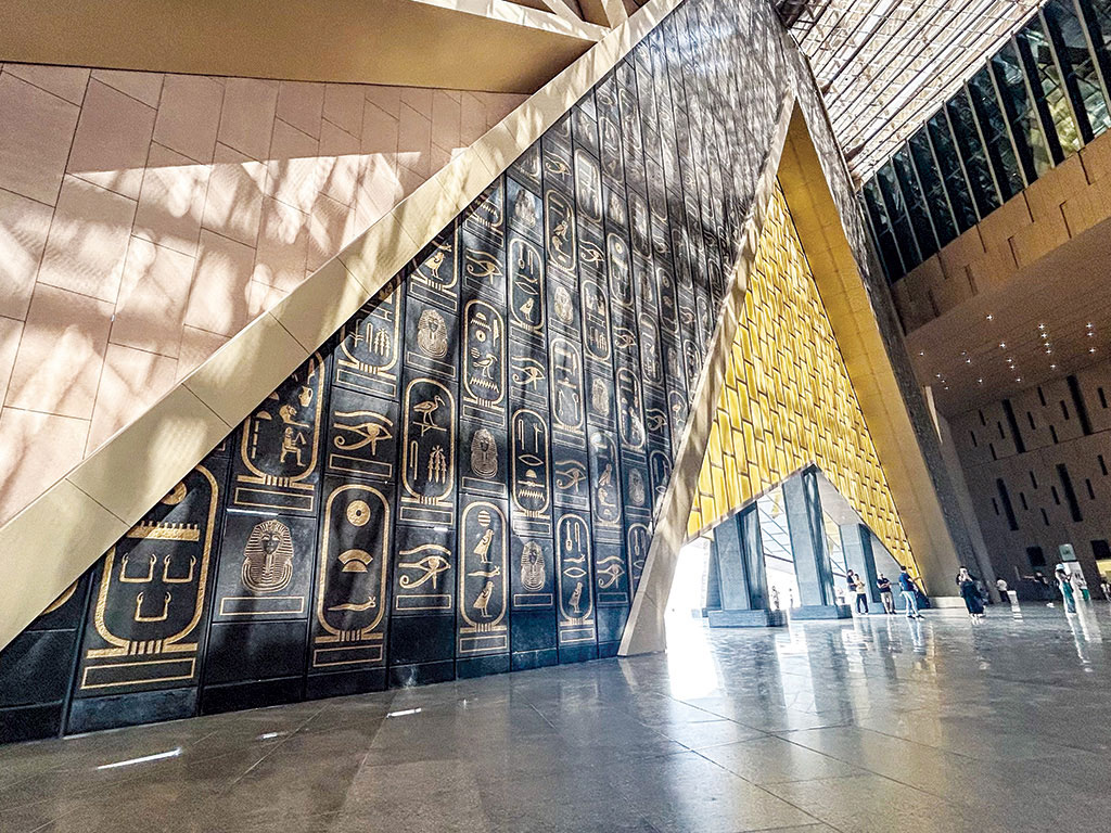 Nárast egyptského cestovného ruchu: Zameranie na nové trendy a atrakcie Nárast egyptského cestovného ruchu: Zameranie na nové trendy a atrakcie