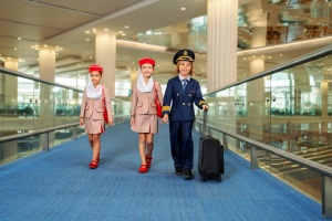 Emirates predstavuje nové hračky a tašky pre deti pre cestovateľov