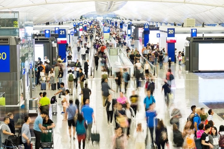 שיאי גורמי עומס ומתחים בשרשרת האספקה עיצבו את הנסיעות האוויריות העולמיות בשנת 2025