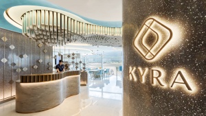 Kyra Lounge na Medzinárodnom letisku v Hongkongu: Nastavuje nový štandard pre letiskový luxus