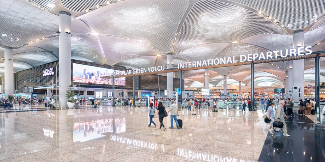 Istanbulské letisko prechádza na prevádzku s tromi dráhami pre lepšiu konektivitu Istanbulské letisko prechádza na prevádzku s tromi dráhami pre lepšiu konektivitu