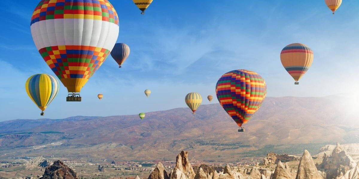 رحلات سهلة من اسطنبول إلى مناظر كابادوكيا الساحرة