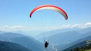 Jammu sa pripravuje na zavedenie komerčného paraglidingu v Aithame, čím posilní dobrodružnú turistiku