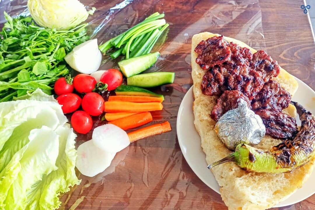 Objavovanie Pôžitkov z Kuracích Krídel v Kanatçı Mert BBQ vo Fethiye Objavovanie Pôžitkov z Kuracích Krídel v Kanatçı Mert BBQ vo Fethiye