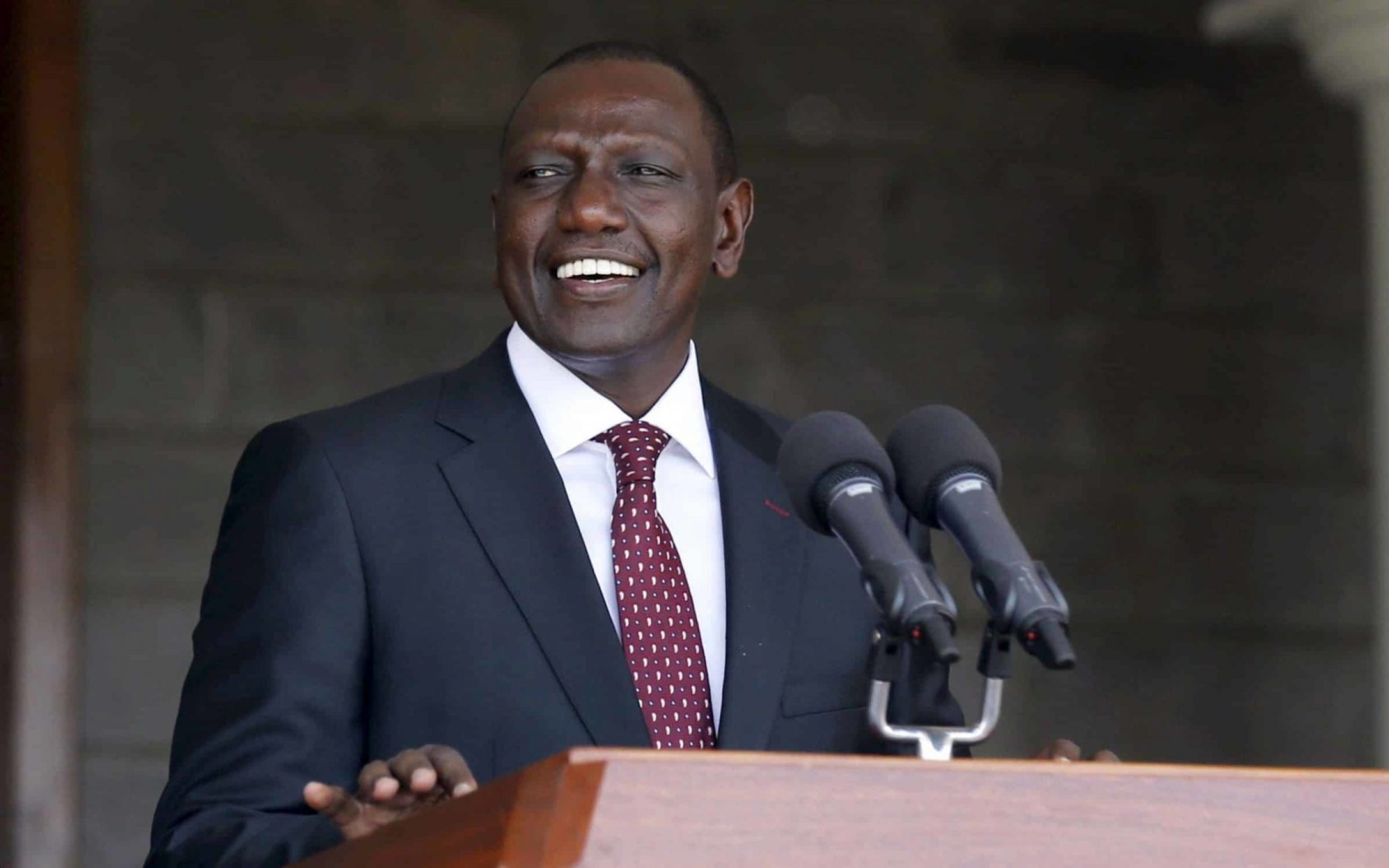 Kenya taɓaaro lesdi Naajeeriya ngam yaaduɗe ɓe lesdi ndin tawa ɓe naata bee visa, e dokkal golle. Kenya taɓaaro lesdi Naajeeriya ngam yaaduɗe ɓe lesdi ndin tawa ɓe naata bee visa, e dokkal golle.