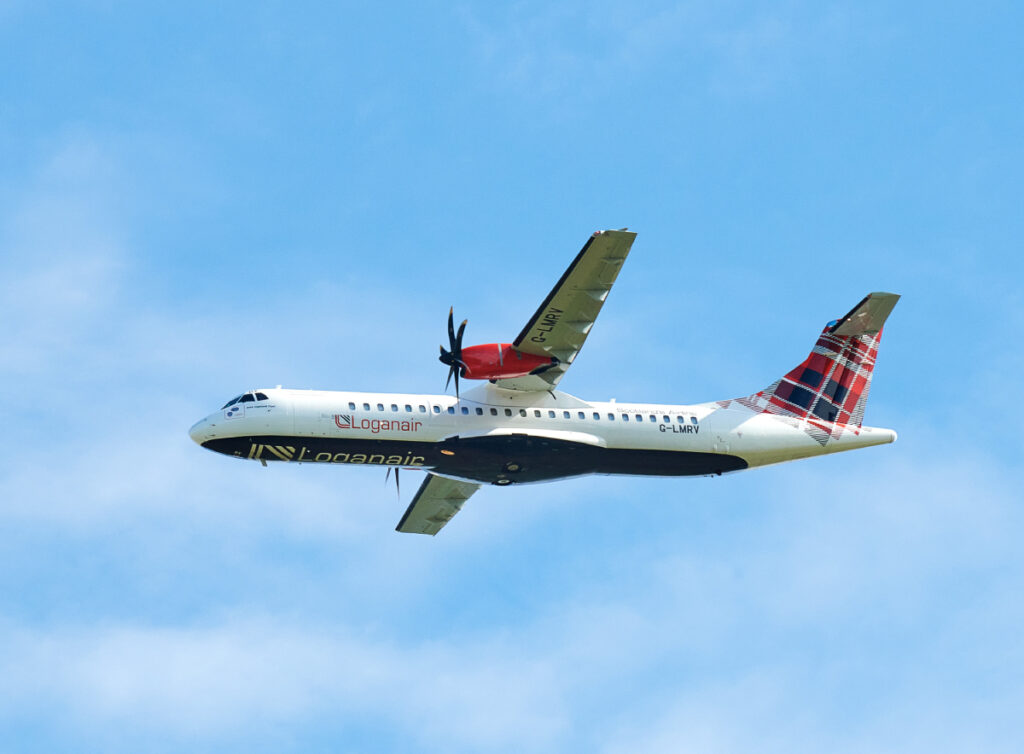Deti cestujú zadarmo s novými sezónnymi linkami spoločnosti Loganair Deti cestujú zadarmo s novými sezónnymi linkami spoločnosti Loganair