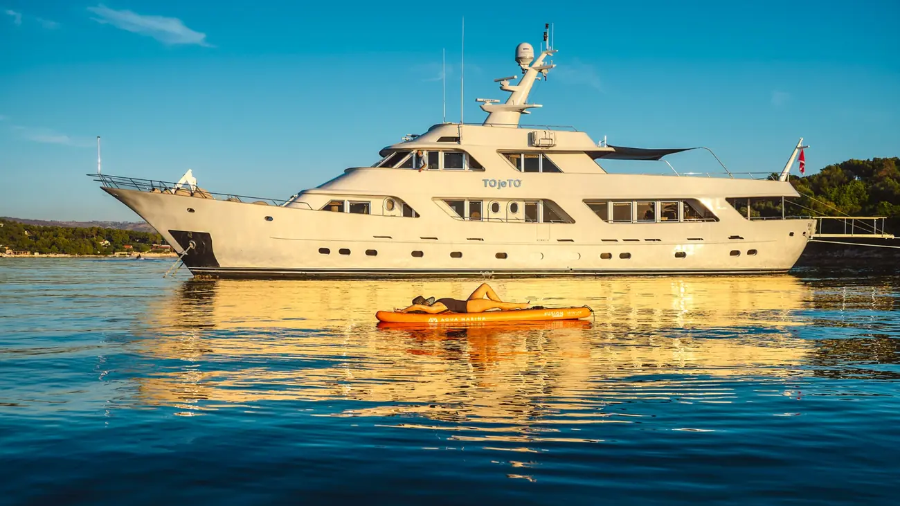Benetti To Je To — יאכטת מנוע קלאסית באורך 115' להשכרות פרטיות באזור הים האדריאטי