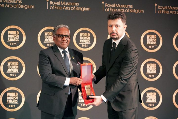 Maldivy získali prestížne ocenenie za najlepšiu plážovú destináciu na Svetovom fóre cestovného ruchu 2025
