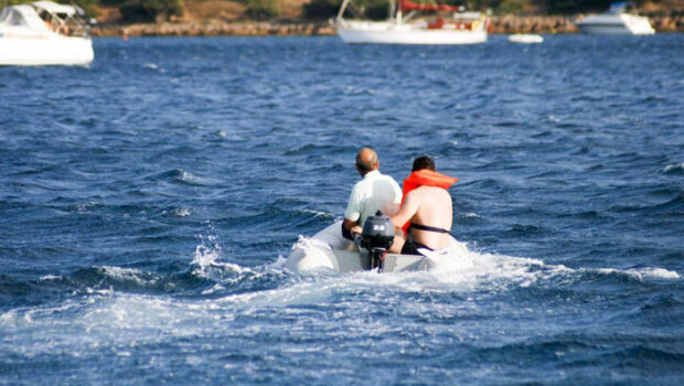 How tightened lifejacket rules could change small-boat safety and local boating tourism