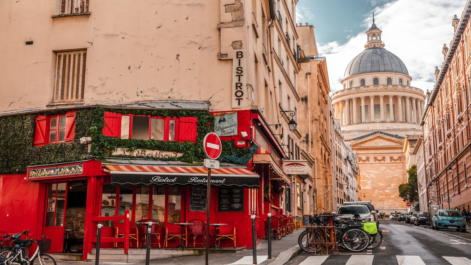 Zažite Paríž inak: 12 neprehliadnuteľných bezplatných aktivít mimo zabehnutých trás Zažite Paríž inak: 12 neprehliadnuteľných bezplatných aktivít mimo zabehnutých trás