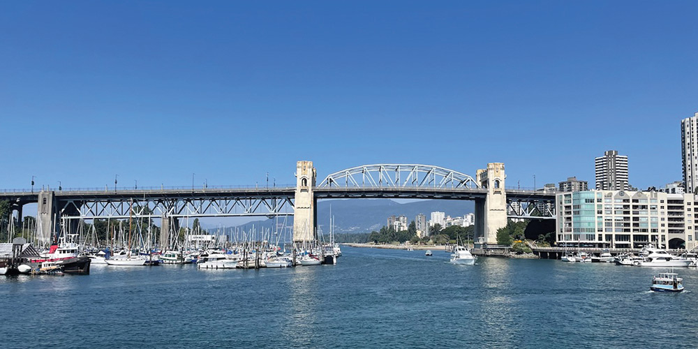 Portland tɔŋ English Bay: Boot ketewa, Ɔhyɛn Gyinabea ho Nsɛm Akɛse