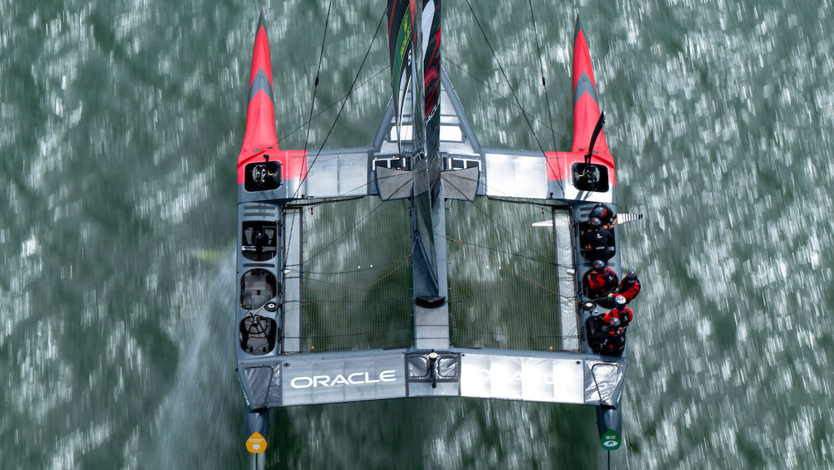 SailGP אוקלנד 2026 בשידור חי: שידורים גלובליים, סטרימינג ועצות מעשיות לצפייה