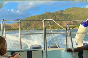 Zdokonalená súkromná letisková preprava zefektívňuje cestovanie z letiska St. Kitts do hotelov a rezortov Nevis