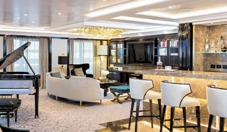 Regent’s Seven Seas Explorer Gbɔ̃ Tɔgbɛɖeŋu gbãtɔ va Fremantle, si do ŋgɔ na ŋutete si gbɔŋ tɔŋ yɛŋu. Regent’s Seven Seas Explorer Gbɔ̃ Tɔgbɛɖeŋu gbãtɔ va Fremantle, si do ŋgɔ na ŋutete si gbɔŋ tɔŋ yɛŋu.