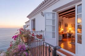 Spain gbabu agbara na Airbnb lori awọn iyalo laigba aṣẹ nfihan iyipada ninu ibugbe irin-ajo igba diẹ Spain gbabu agbara na Airbnb lori awọn iyalo laigba aṣẹ nfihan iyipada ninu ibugbe irin-ajo igba diẹ
