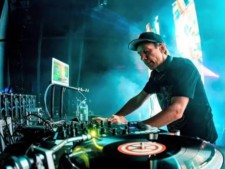Objavovanie Tippera, elektronického maestra Bonnaroo