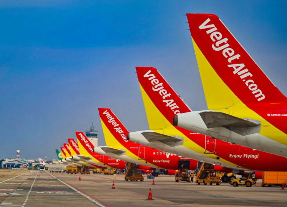 Vietjet-এর ২০২৫ সালের মধ্য-বর্ষের পারফরম্যান্স এবং महत्वाकांक्षी বহর সম্প্রসারণ নতুন বিমান পরিবহন মাইলফলক স্থাপন করেছে