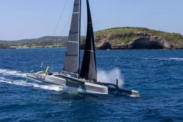 ለምን MOD70ዎች ከአባሪ 3 ሕጎች በታች የRoute du Rhum 2026 ውድድር እንዳይሳተፉ በተግባር ተገለሉ