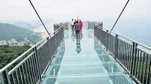 Zažite vzrušenie z najdlhšieho indického skleneného mosta Skywalk na kopcoch Kailasagiri, Vizag Zažite vzrušenie z najdlhšieho indického skleneného mosta Skywalk na kopcoch Kailasagiri, Vizag